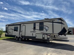 2018 Forest River Sandpiper 372LOK