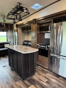 2018 Forest River Sandpiper 372LOK