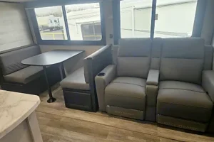 2023 JAYCO JAYFLIGHT 331BTS