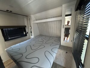 2022 Keystone Hideout – 272BH