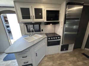 2022 Keystone Hideout – 272BH