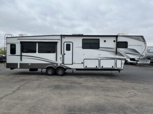 2024 Keystone Montana 3857BR