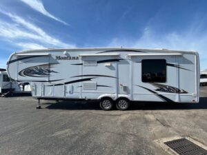 2010 Keystone Montana 3665RE