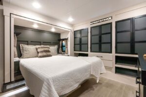 2026 SPORTSTER X 5TH WHEEL TOY HAULER 3915X