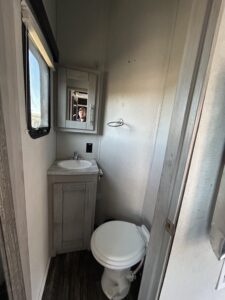 2021 Fuzion Toy Hauler 424