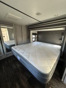 2021 Fuzion Toy Hauler 424