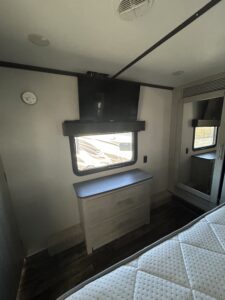 2021 Fuzion Toy Hauler 424