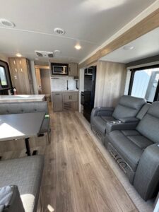 2025 ROCKWOOD ULTRA LITE 2918BH