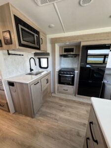 2025 ROCKWOOD ULTRA LITE 2918BH