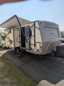 2017 ROCKWOOD 2304DS
