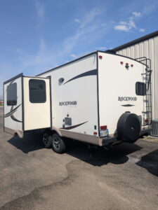 2017 ROCKWOOD 2304DS
