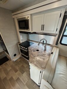2022 THOR CHATEAU 28Z