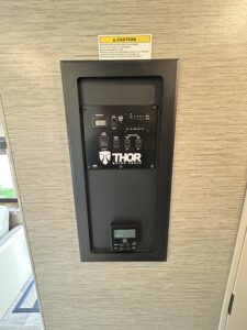 2022 THOR CHATEAU 28Z