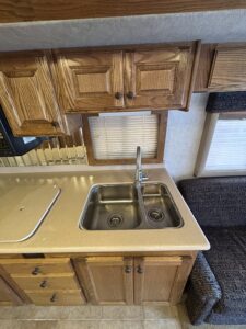 2002 COUNTRY COACH ALLURE  330hp Tag 40 Triple Slide