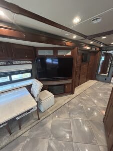 2015 WINNEBAGO JOURNEY 40R