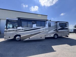 2006 FLEETWOOD PROVIDENCE 39L 350HP