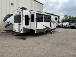2020 MONTANA 3121RL by KEYSTONE