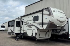 2020 MONTANA 3121RL by KEYSTONE